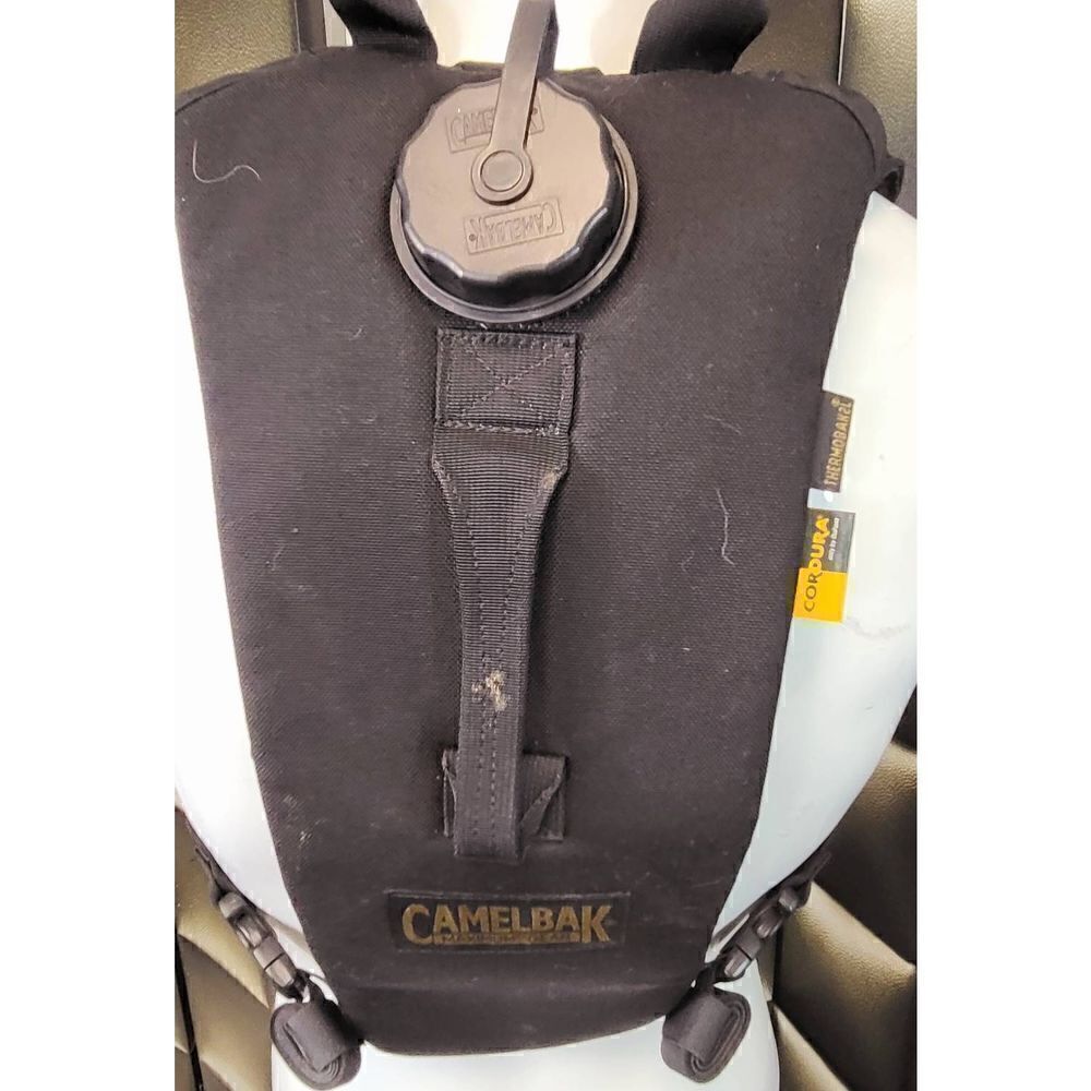 Camelback 2L bladder back pack - Picture 3 of 5